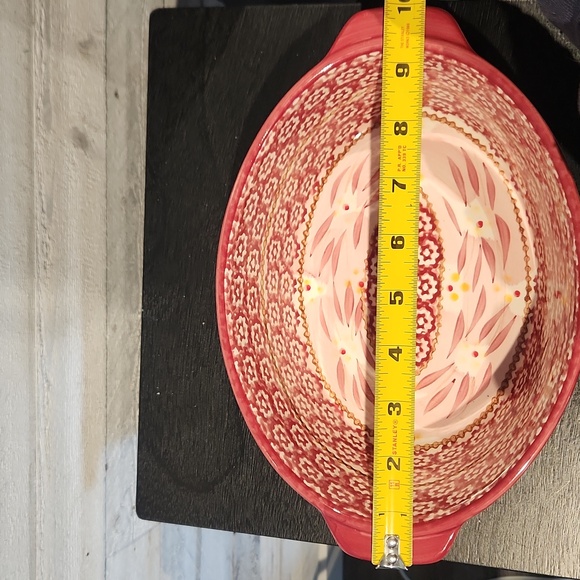 EUC Temp-Tations By Tara 1.5 Qt. Cranberry and White Ceramic Baking Dish - Picture 7 of 8